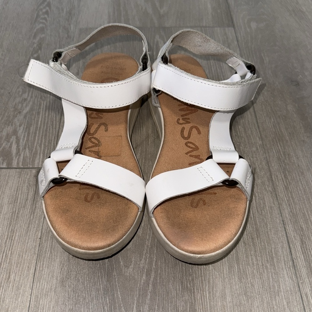 Sandals - Picture 4 of 5